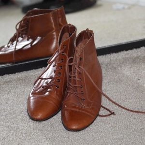 Brown low boot size 7W‼️